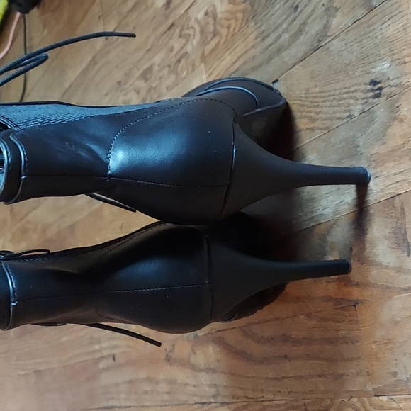 M&M 4 for $12 Shoes - Picture 4 of 9